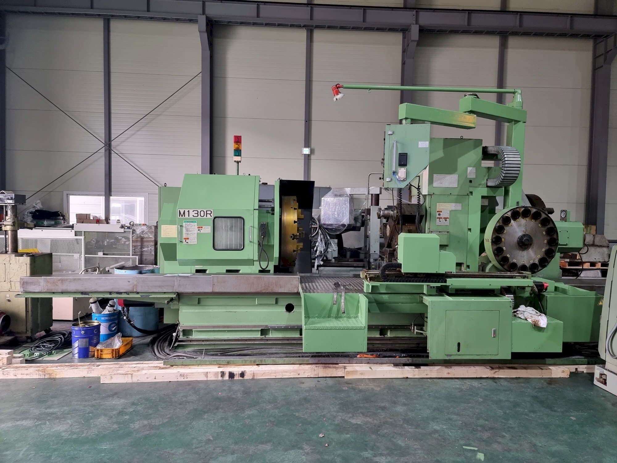 Vista frontal de la máquina DAINICHI M 130R