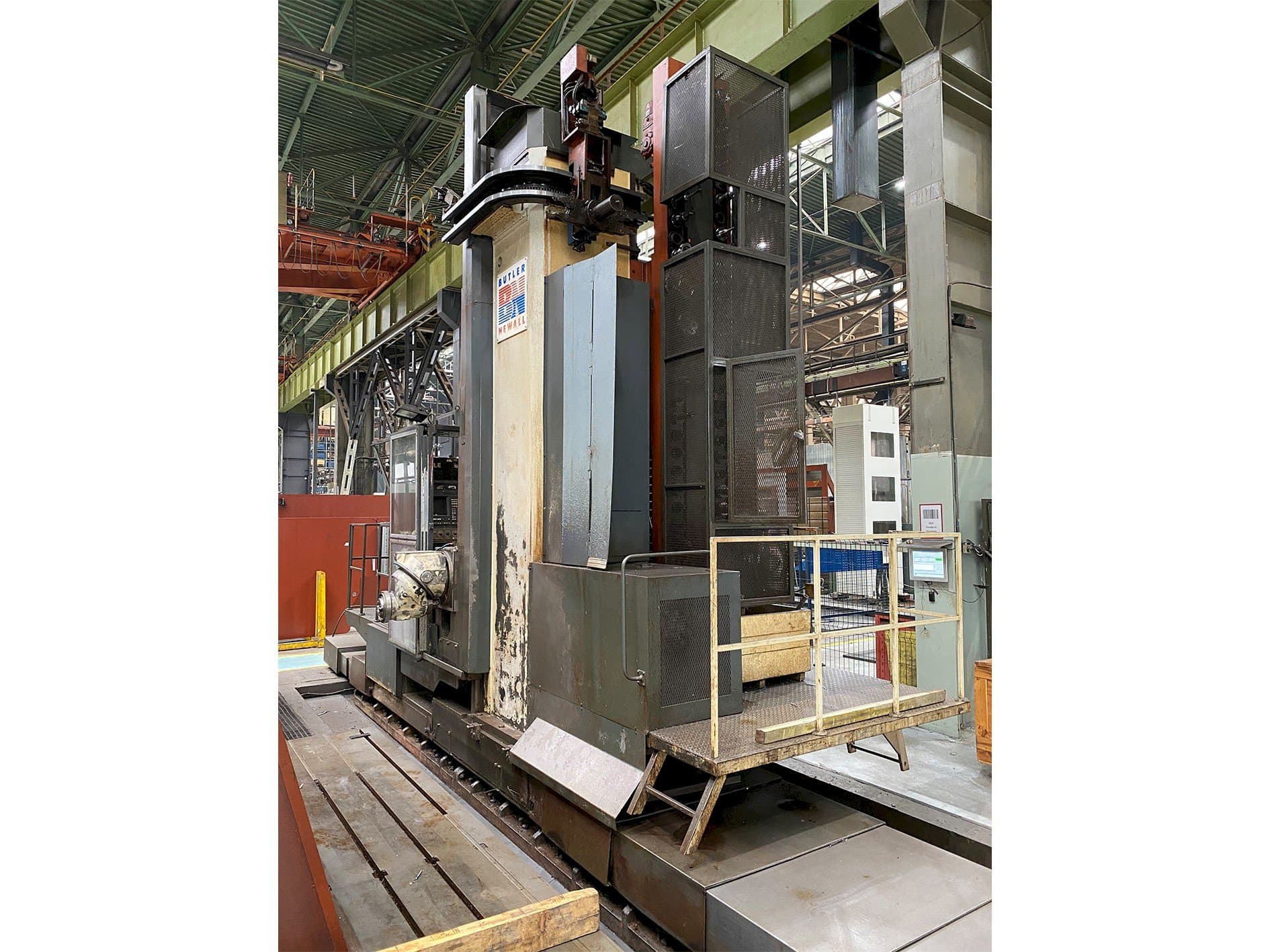 Vista frontal de la máquina Butler Elgamill