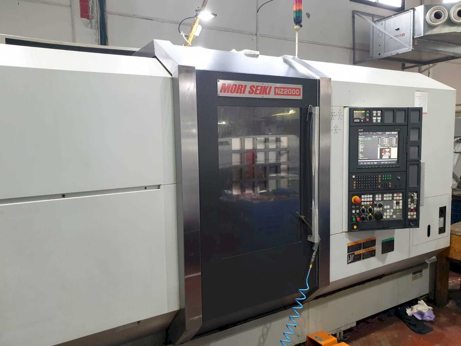 Vista frontal de la máquina MORI SEIKI NZ2000 T3Y3