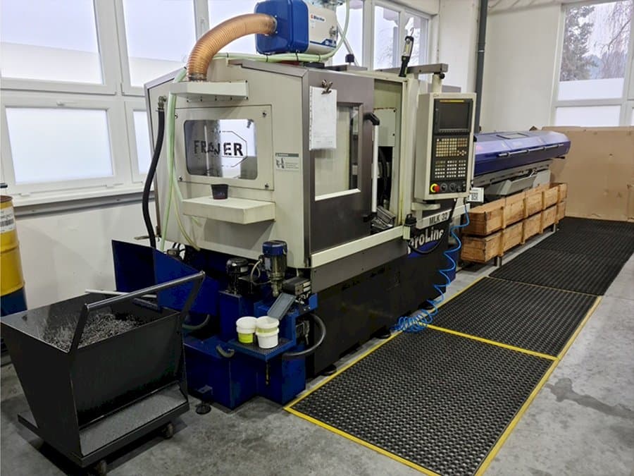 Vista lateral izquierda de la máquina Maier MLK 32 D