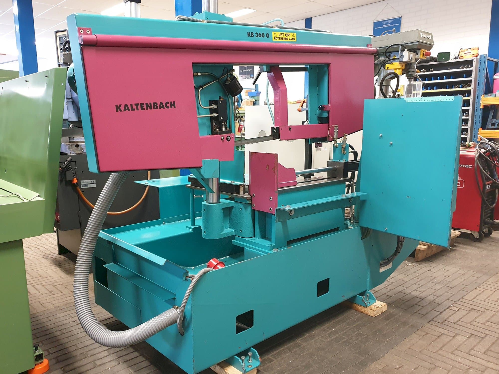 Vista izquierda de la máquina KALTENBACH KB 360 G