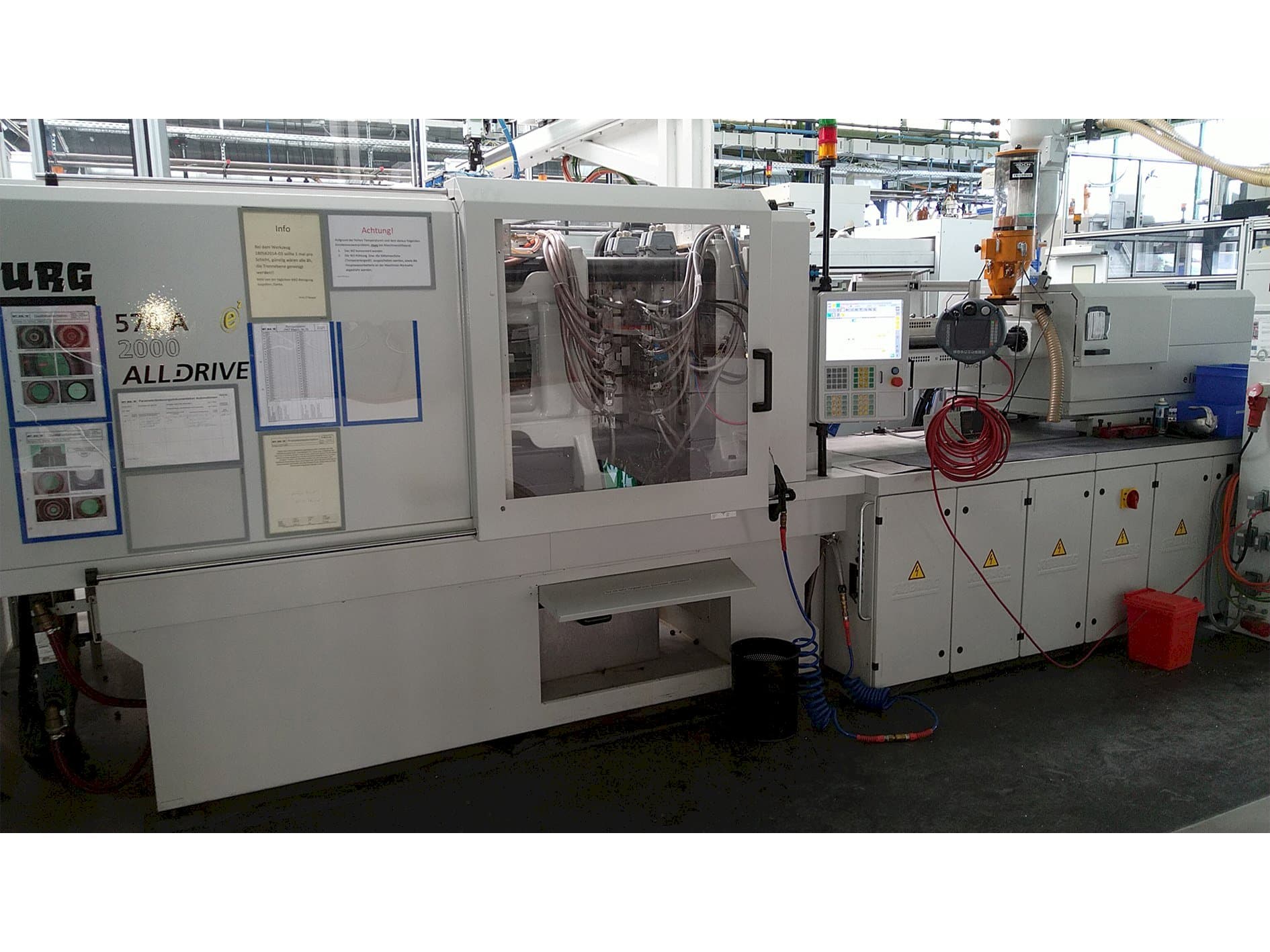 Vista frontal de la máquina Arburg Allrounder 570 A 2000-800 ALLDRIVE