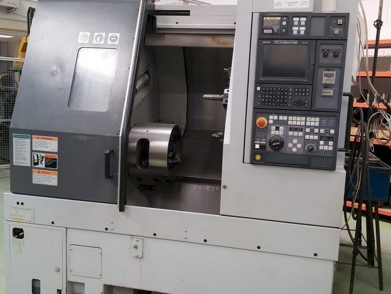 Vista frontal de la máquina MORI SEIKI CL-253B