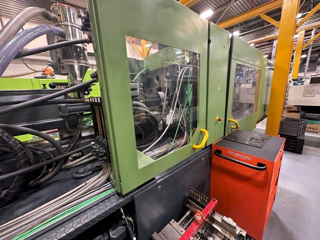 Vista lateral izquierda de la máquina DEMAG Ergotech 200-840 Compact