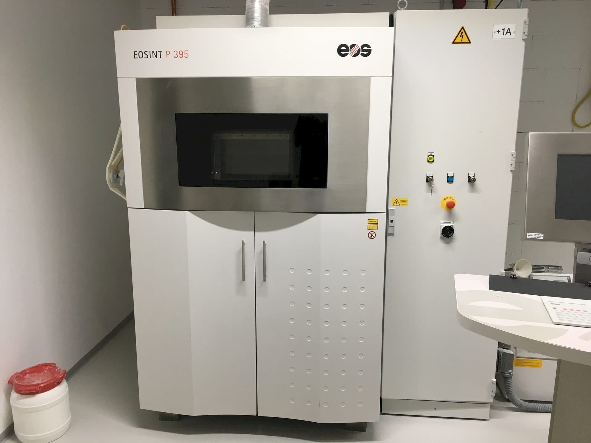 Vista frontal de la máquina EOS EOSINT P 395