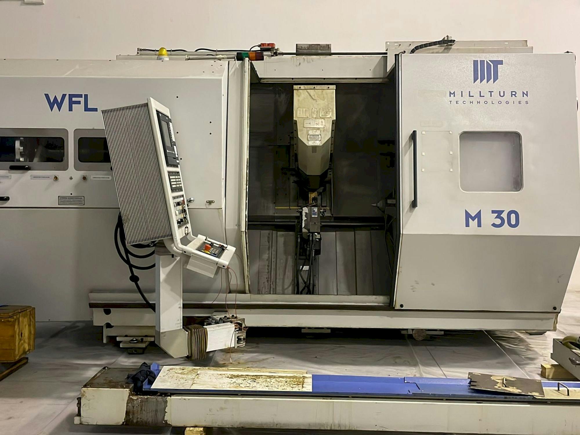 Vista frontal de la máquina WFL Millturn M30