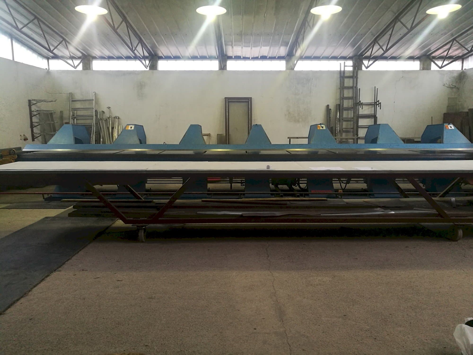 Vista frontal de la máquina Jorns Norma Line 125 SM CNC 400-10