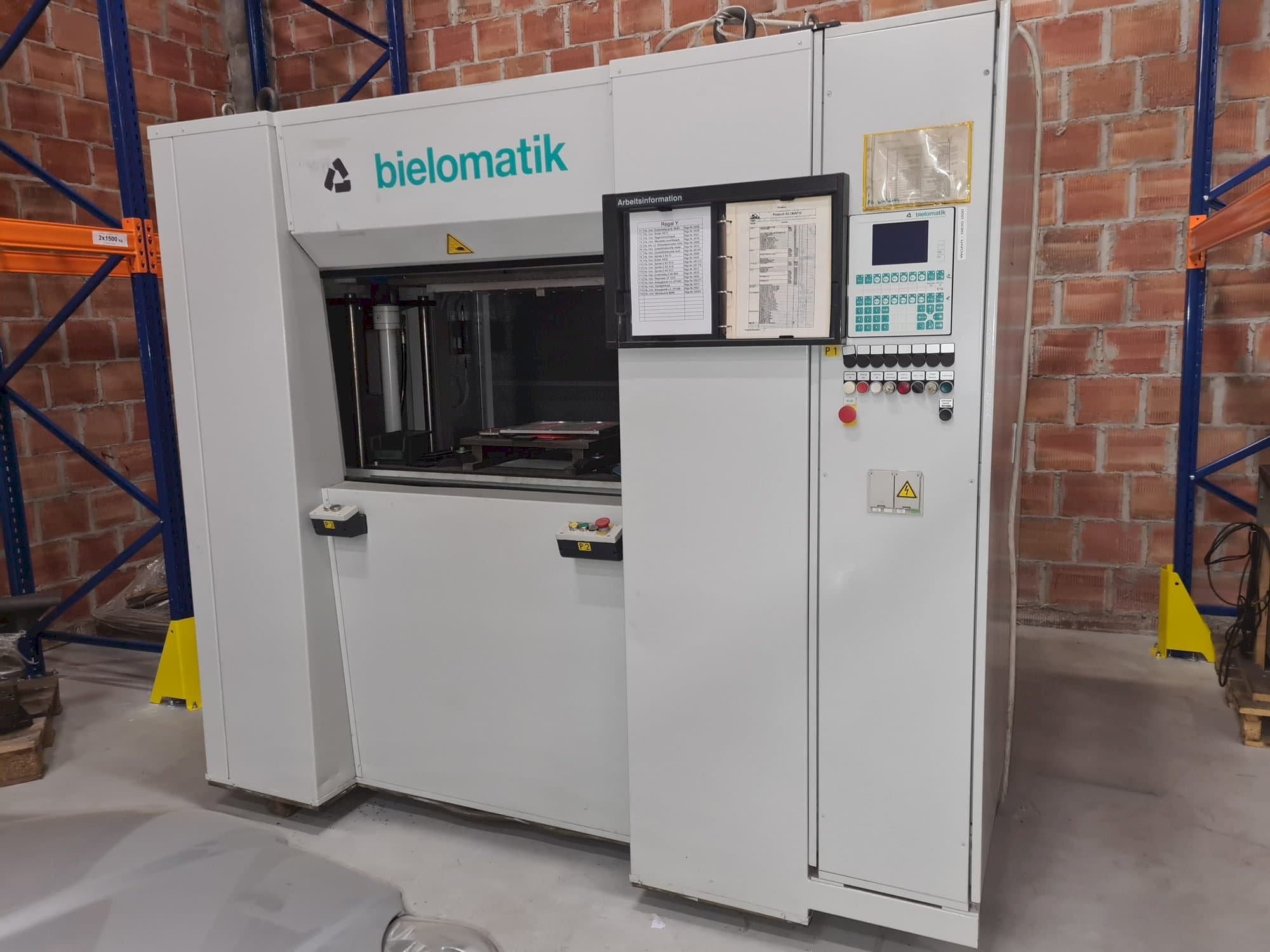 Vista frontal de la máquina bielomatik K3215