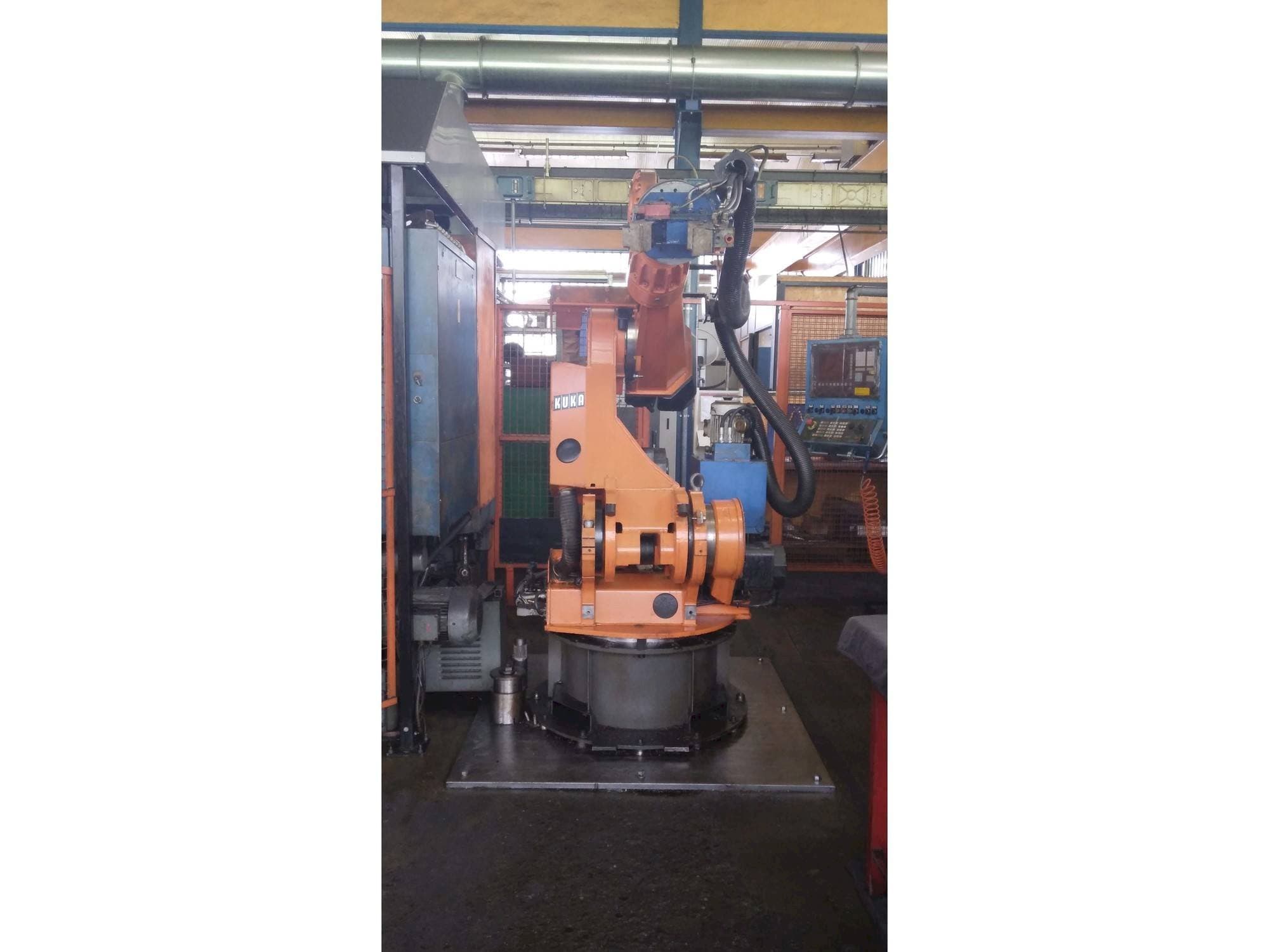 Vista frontal de la máquina KUKA IR 760/120.0