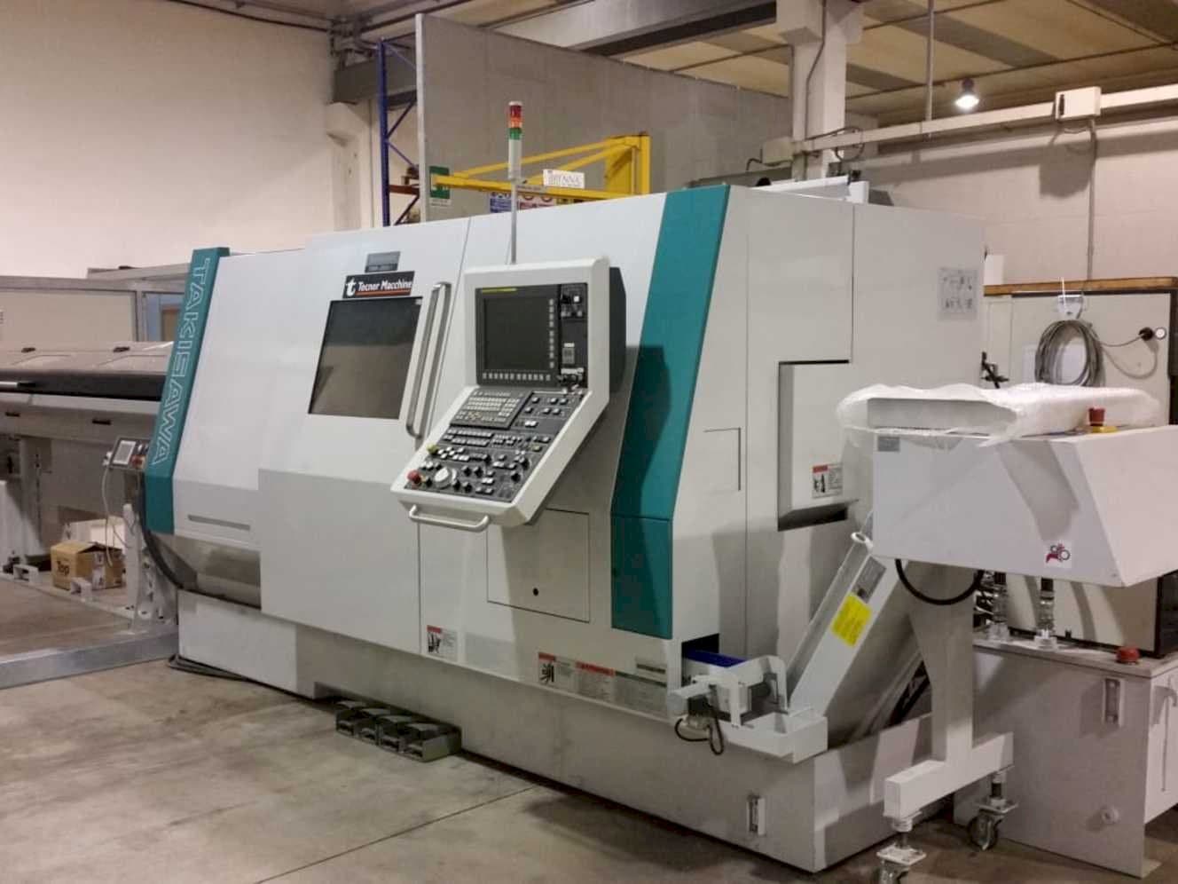 Vista frontal de la máquina Takisawa TMMY-250 M1