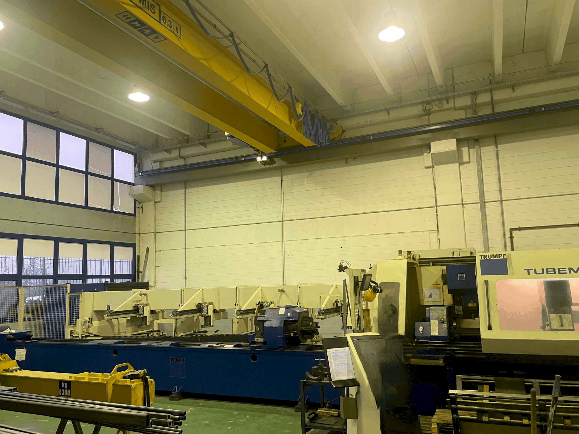 Vista frontal de la máquina TRUMPF TUBEMATIC 3.2 kw