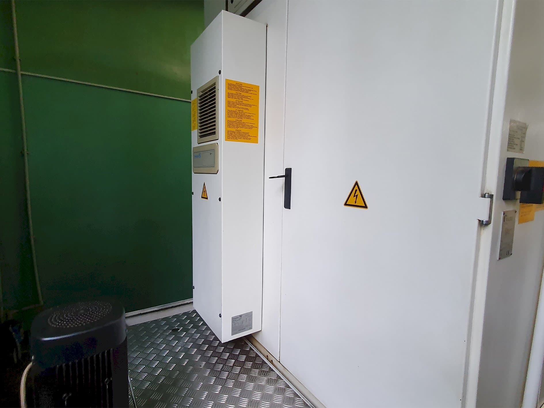 Vista trasera de la máquina Walter Helitronic Power