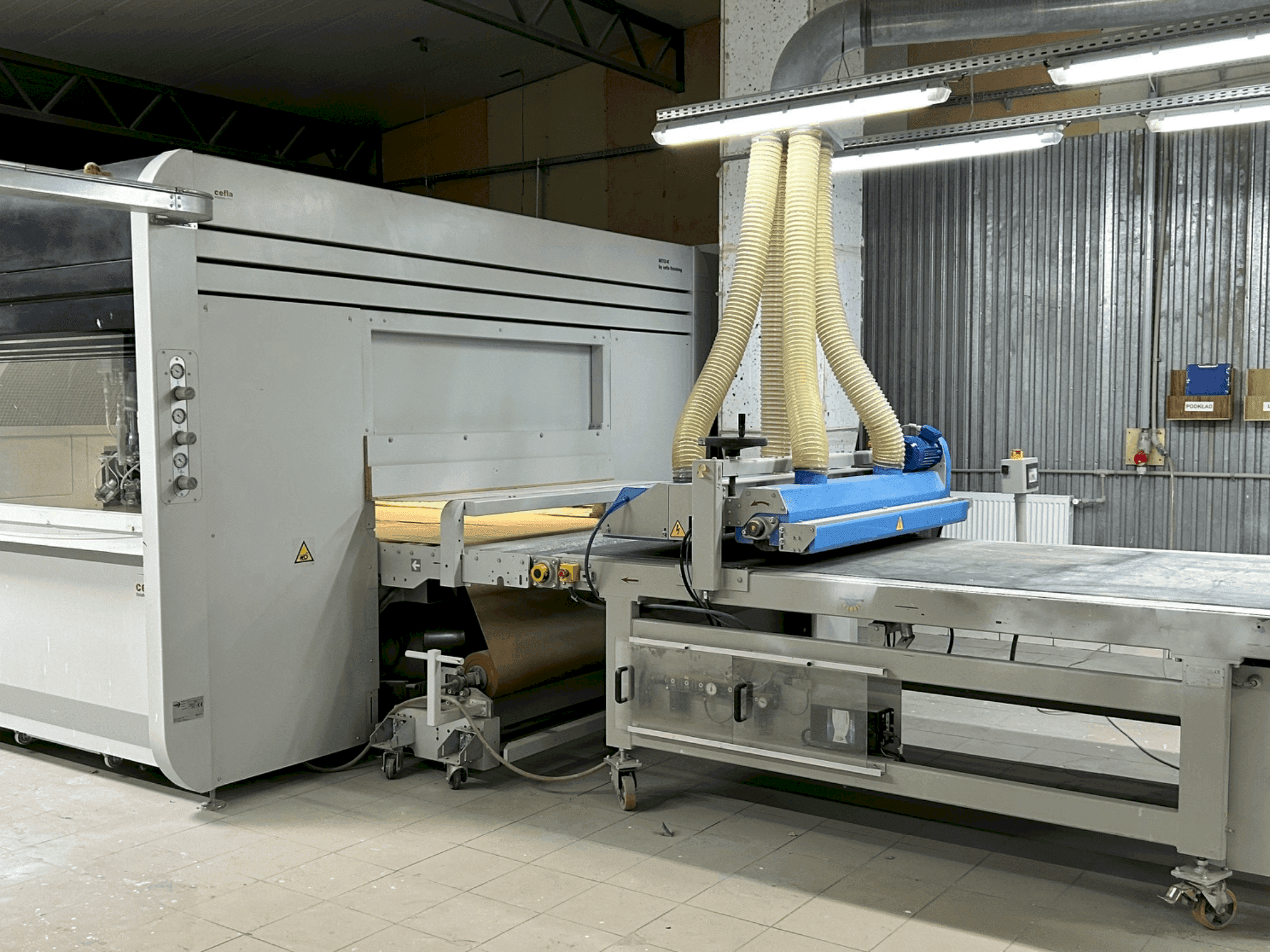 Vista frontal de la máquina CEFLA MITO K