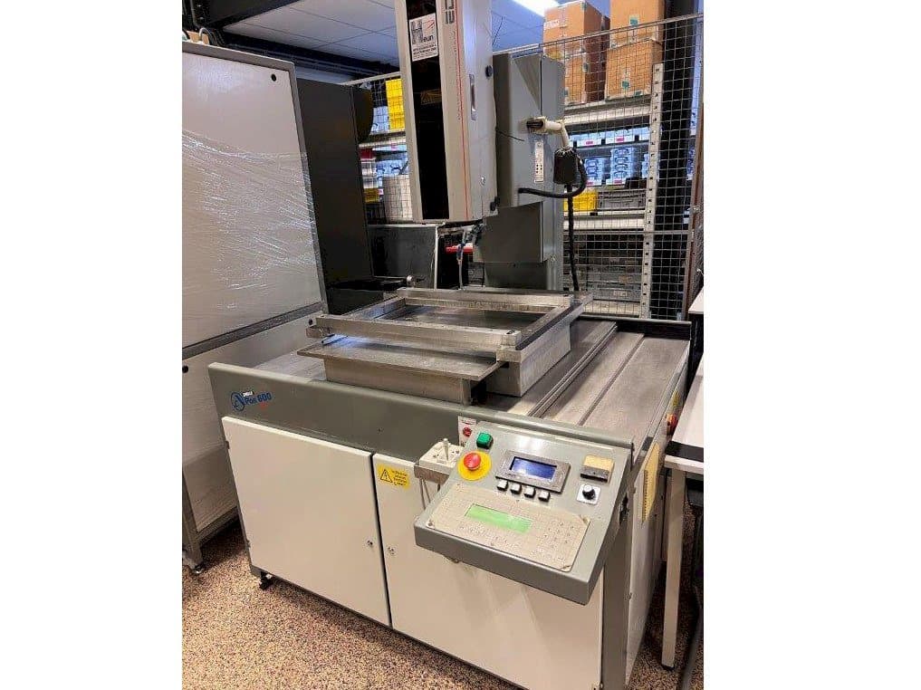 Vista frontal de la máquina Apos 600