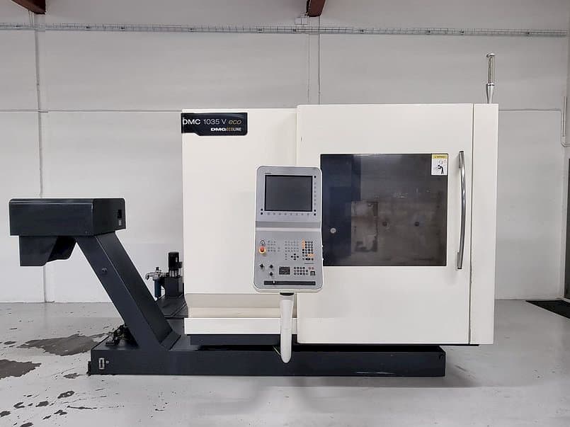 Vista frontal de la máquina DMG MORI DMC 1035 V eco