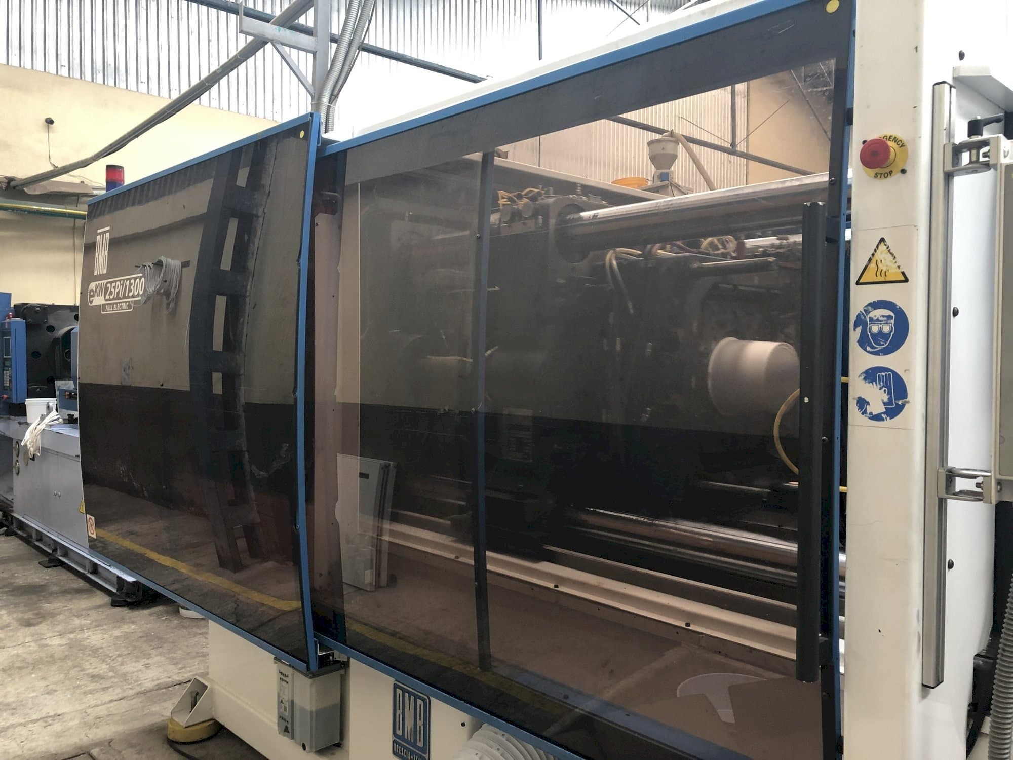 Vista izquierda de la máquina BMB eKW 25 Pi/1300