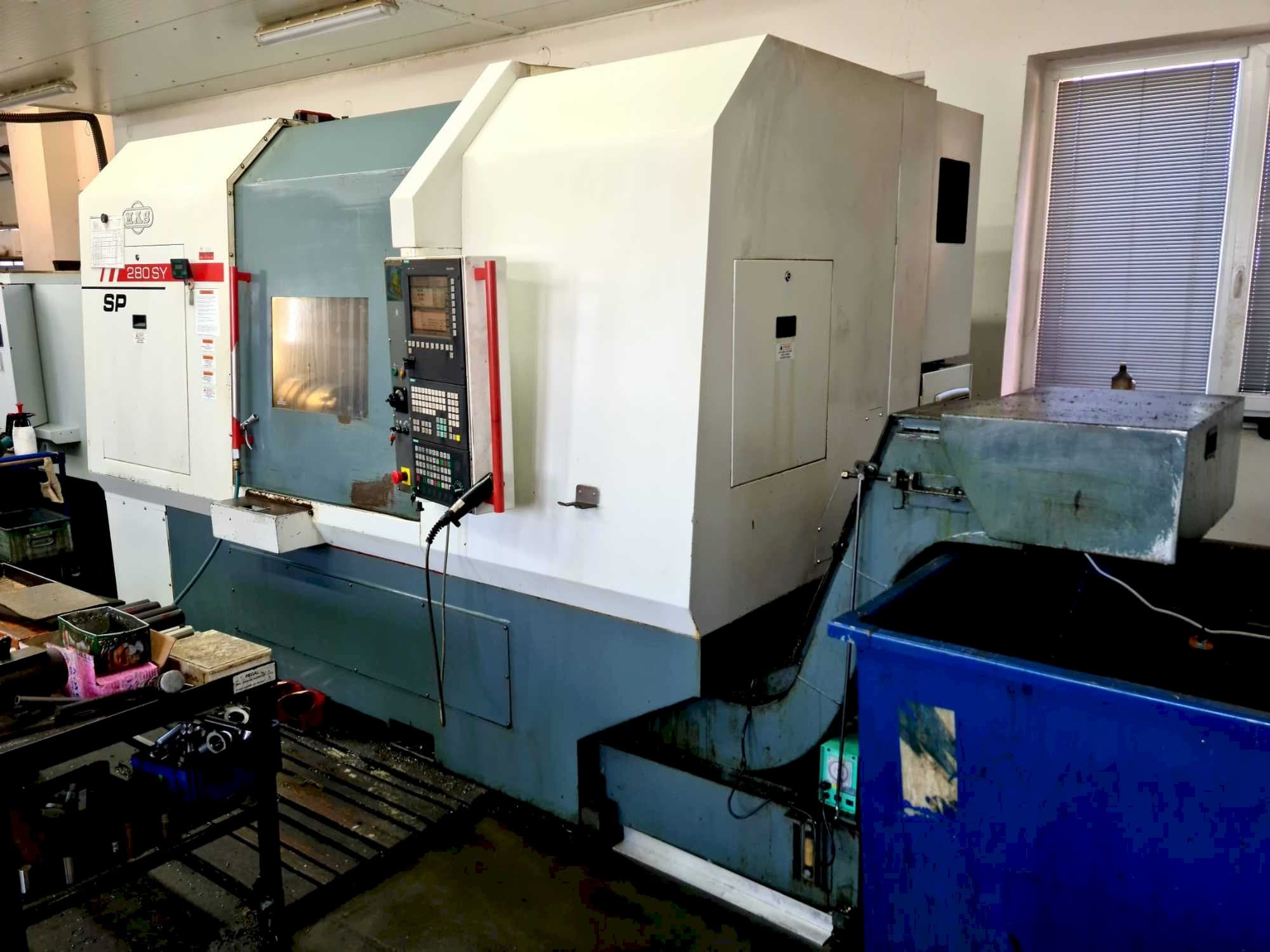 Vista frontal de la máquina KOVOSVIT MAS SP 280 SY