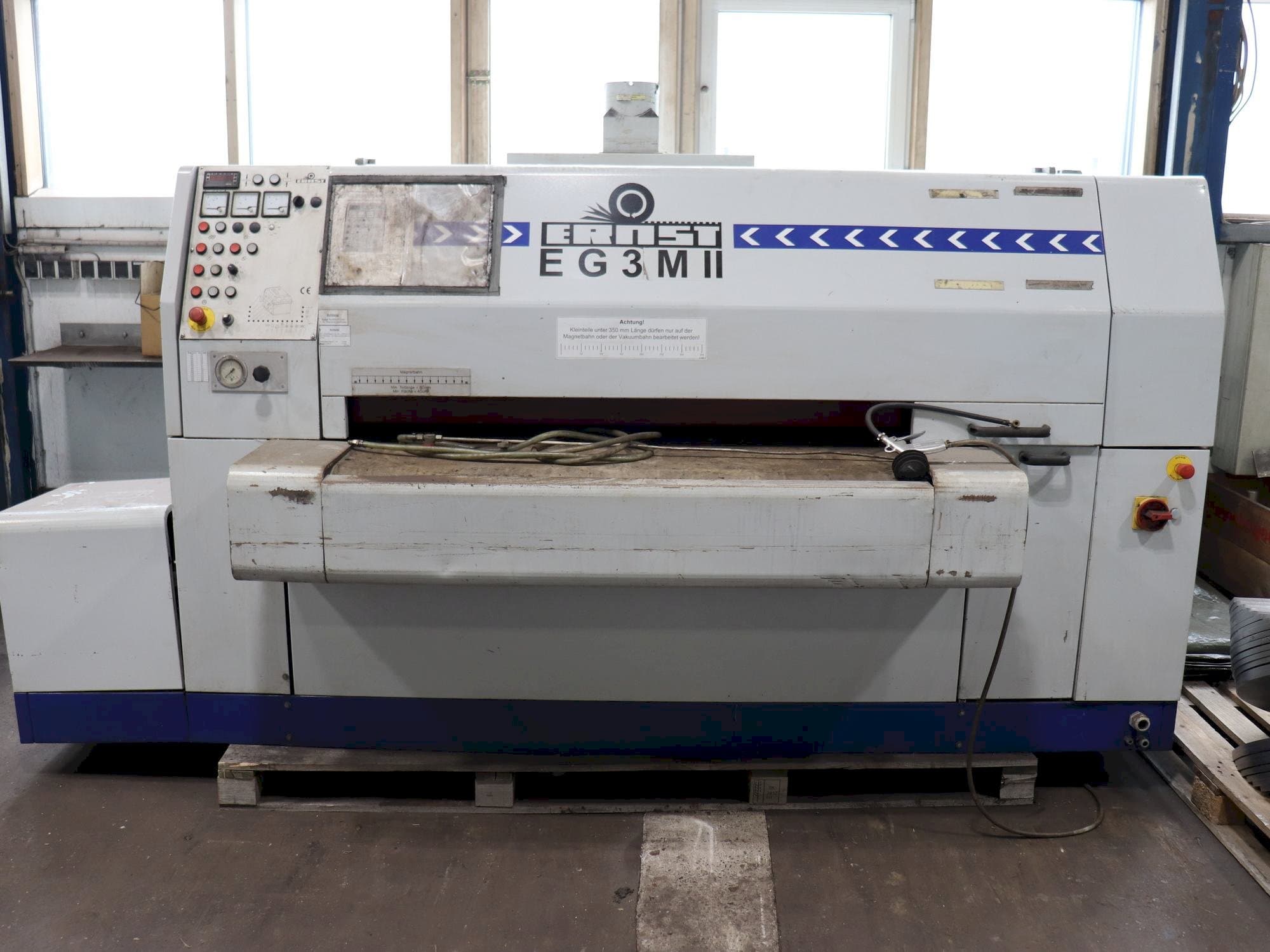 Vista frontal de la máquina ERNST EG3M II