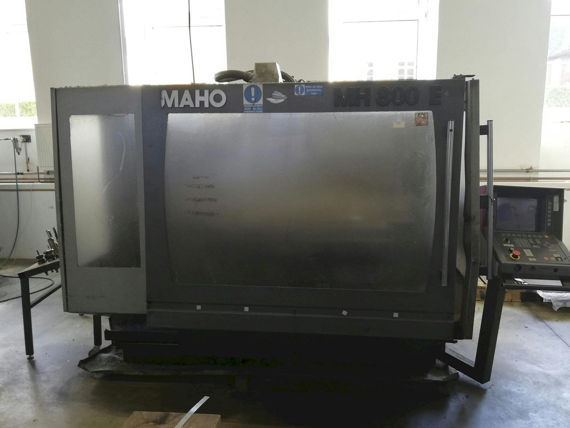 Vista frontal de la máquina DECKEL MAHO MH 800 E