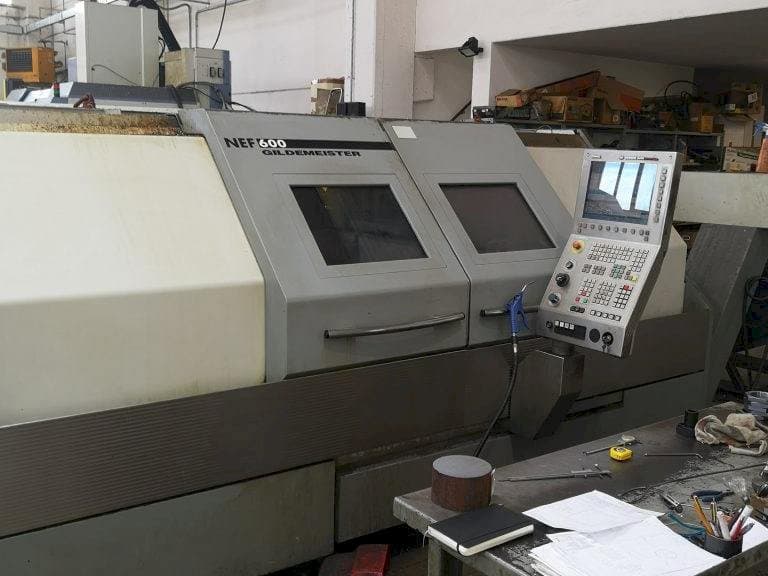 Vista frontal de la máquina Gildemeister NEF 600
