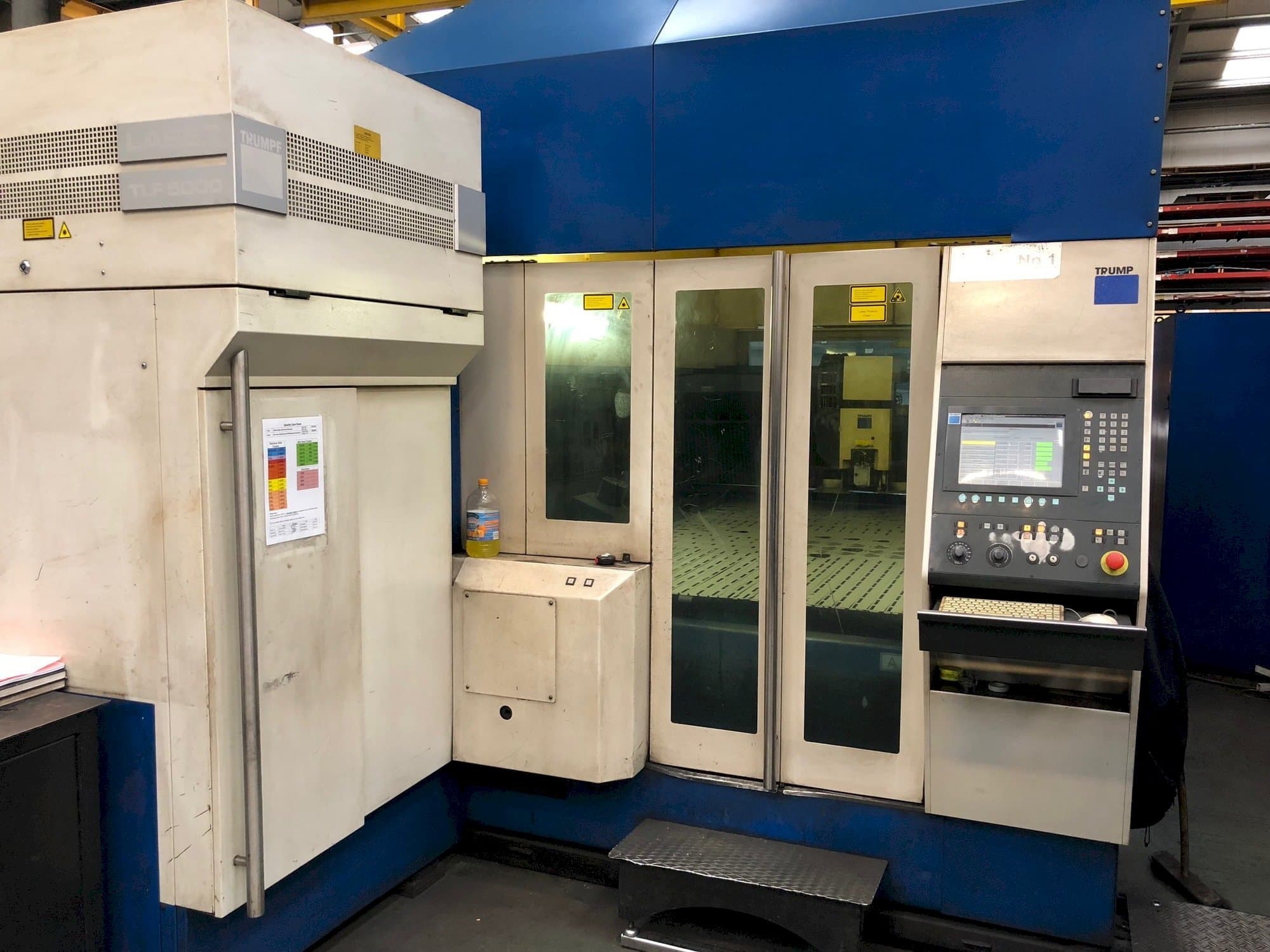 Vista frontal de la máquina Trumpf TRUMATIC L3050