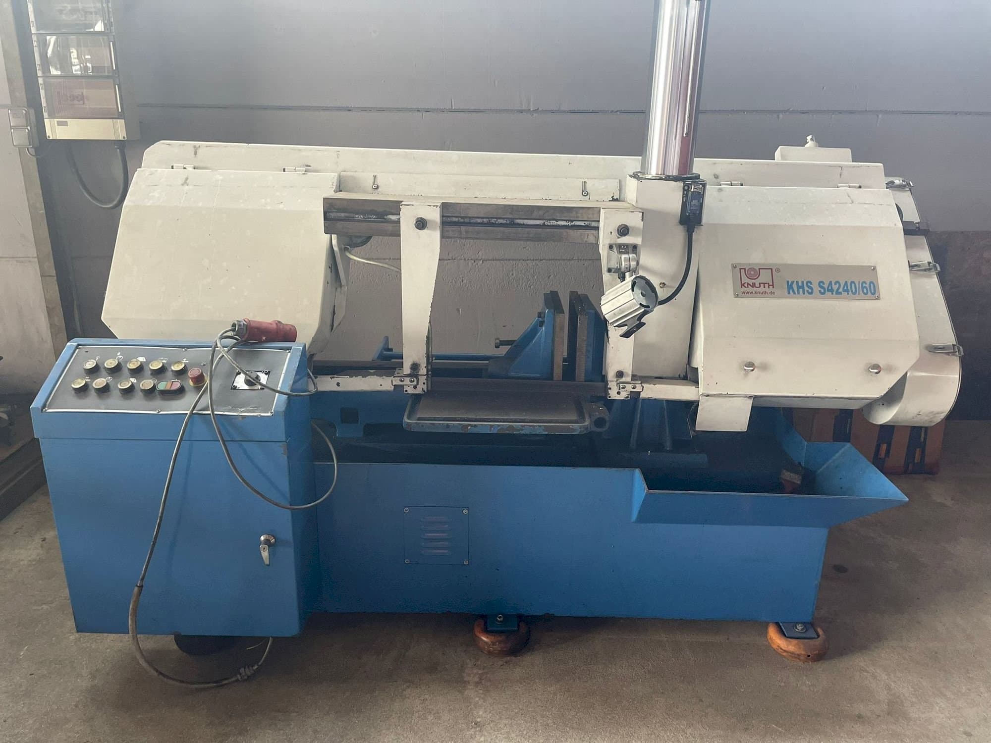 Vista frontal de la máquina KNUTH KHS S4240/60