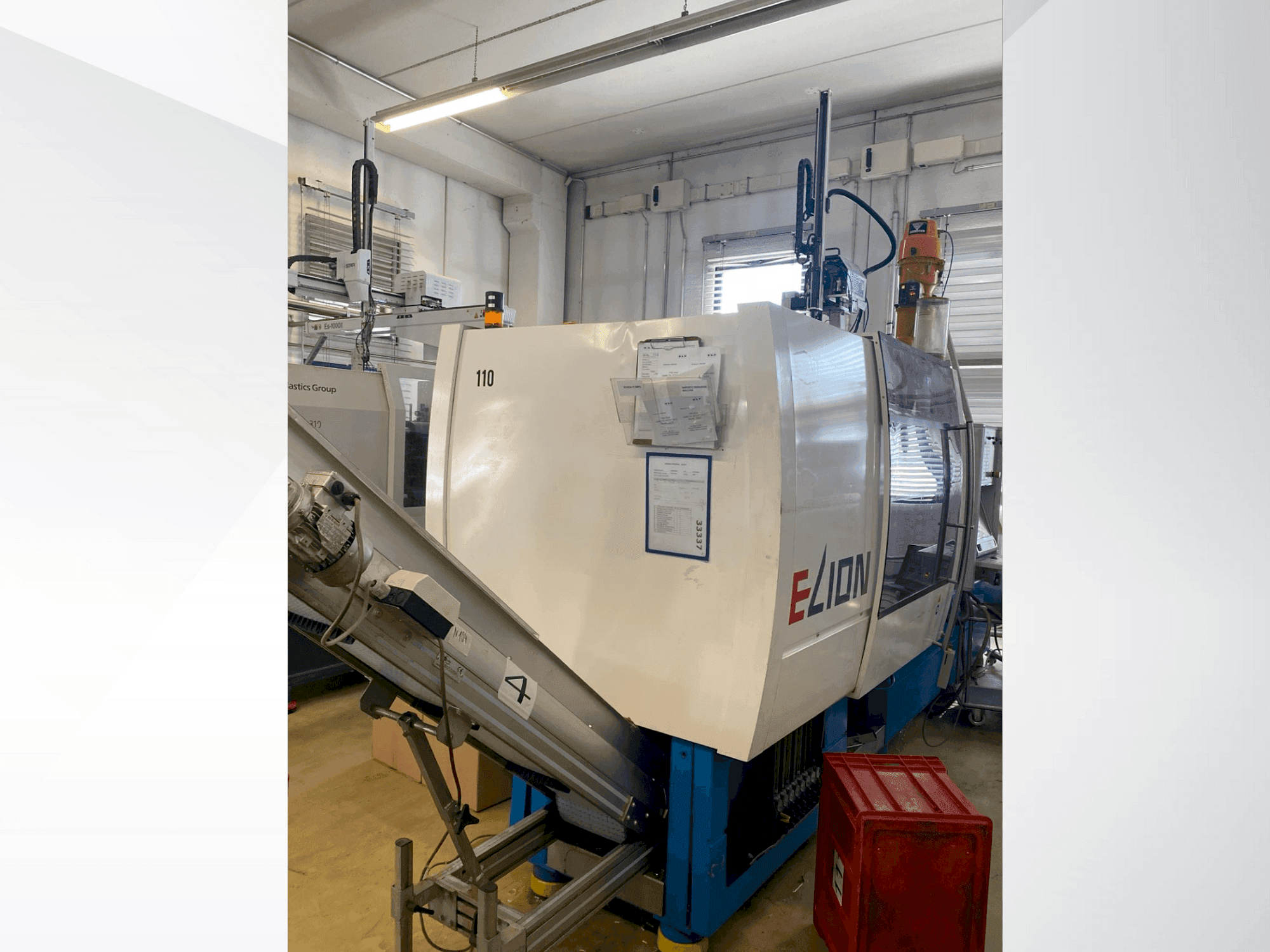 Vista frontal de la máquina Netstal ELION 800-270F