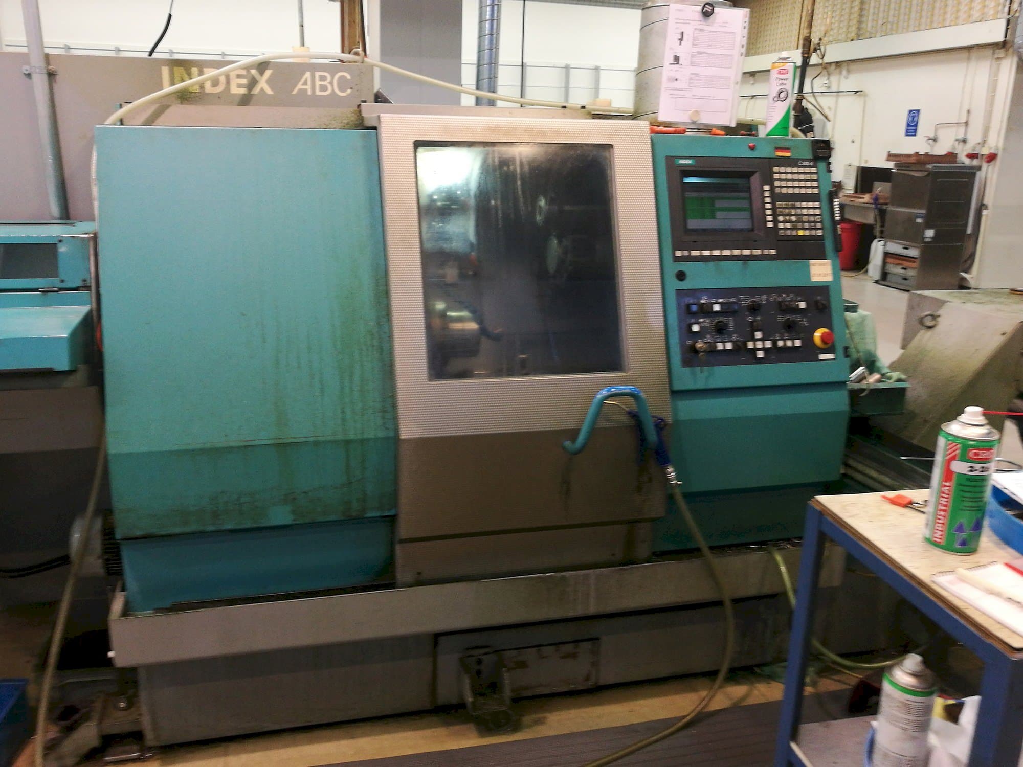 Vista frontal de la máquina Index ABC