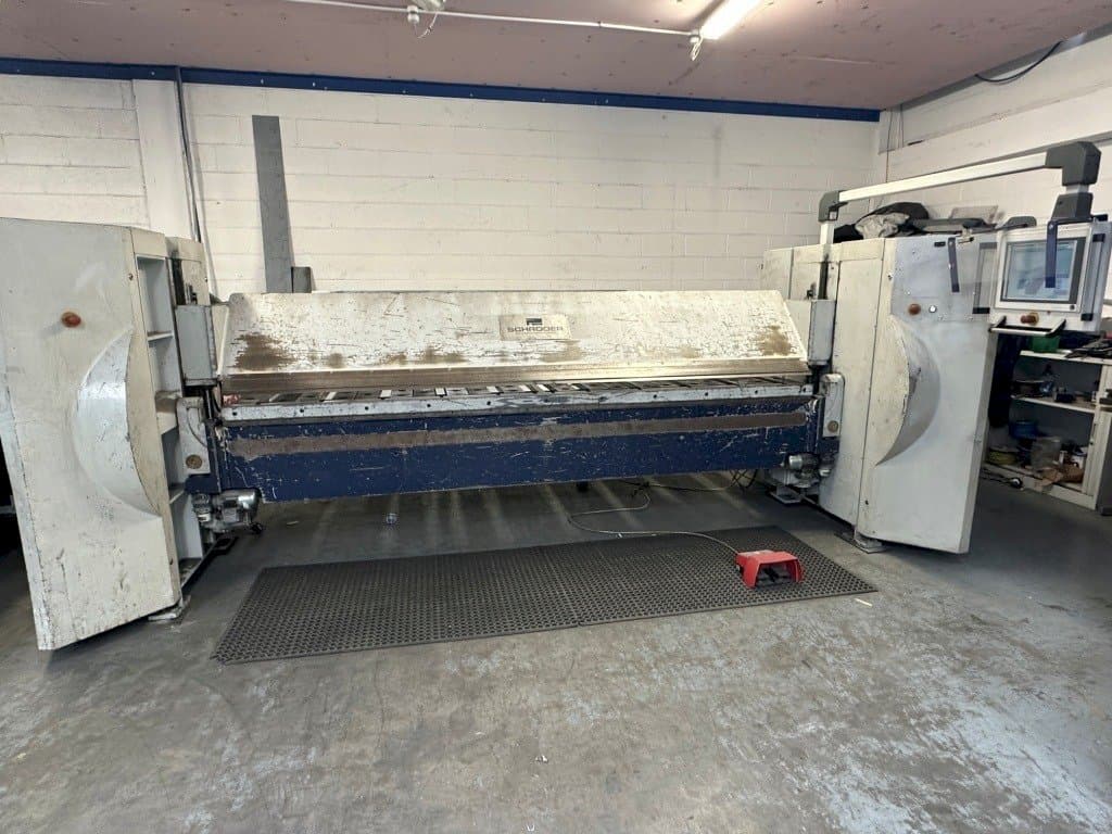Vista frontal de la máquina SCHRODER SPB 3200/3.0