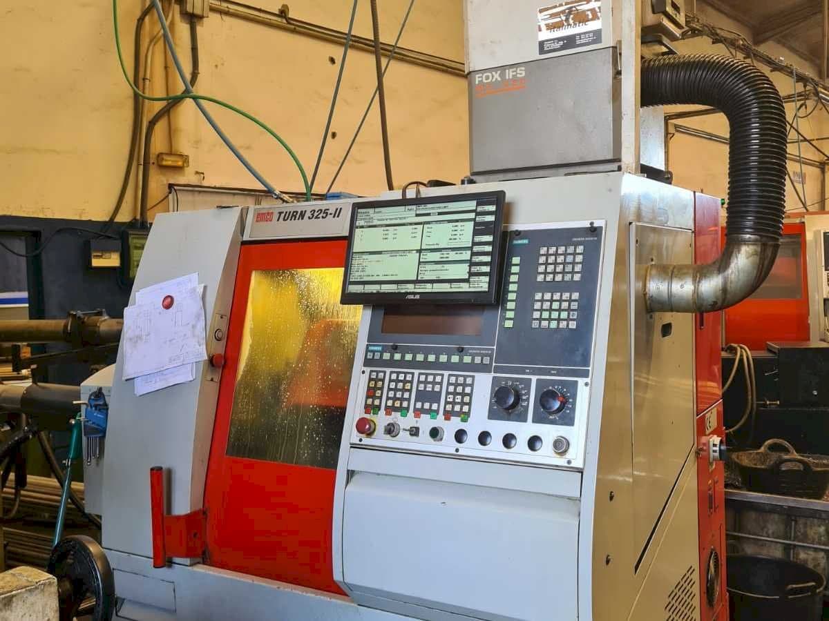 Vista frontal de la máquina EMCO Turn 325-II