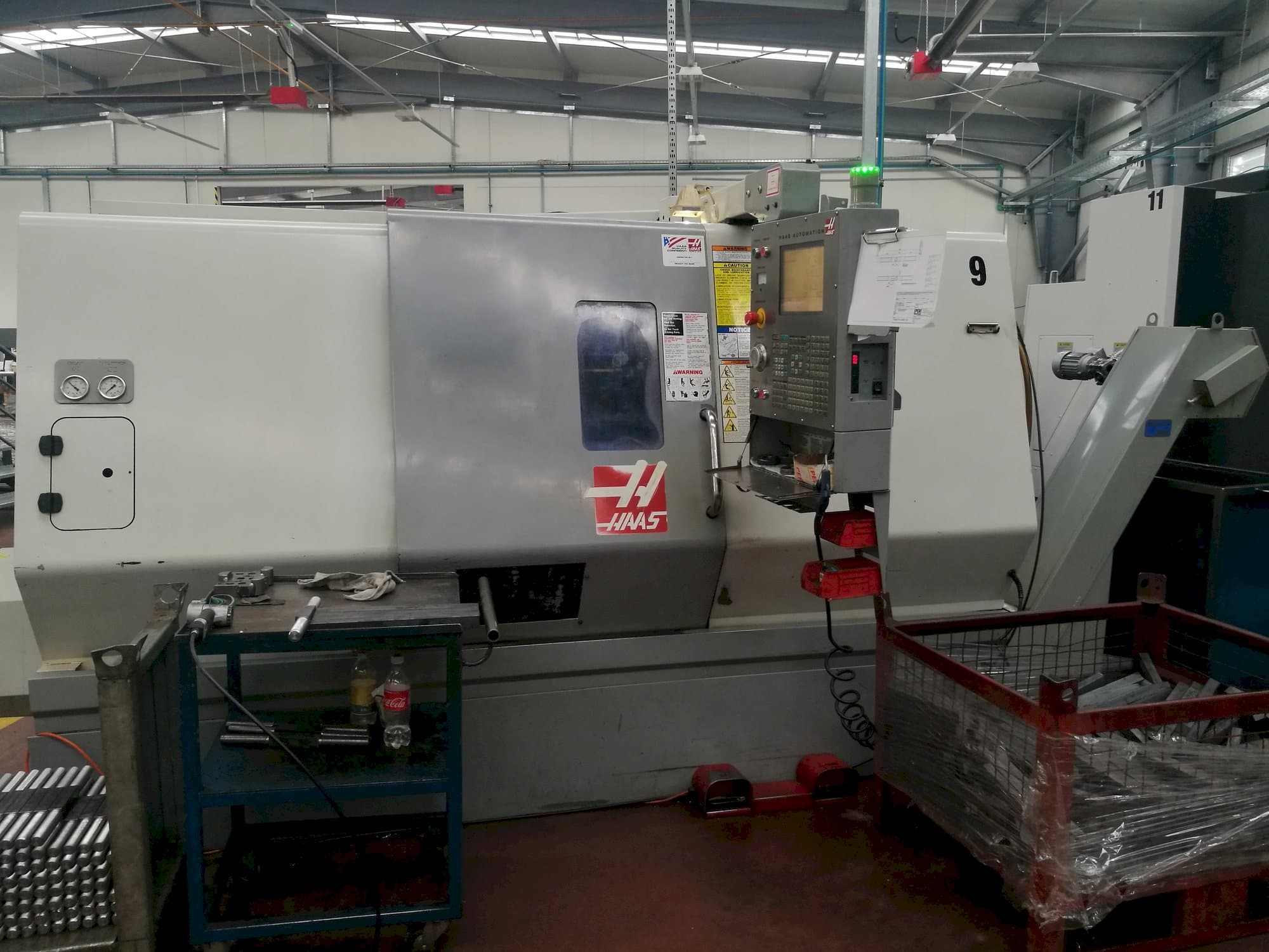 Vista frontal de la máquina HAAS SL-30THE