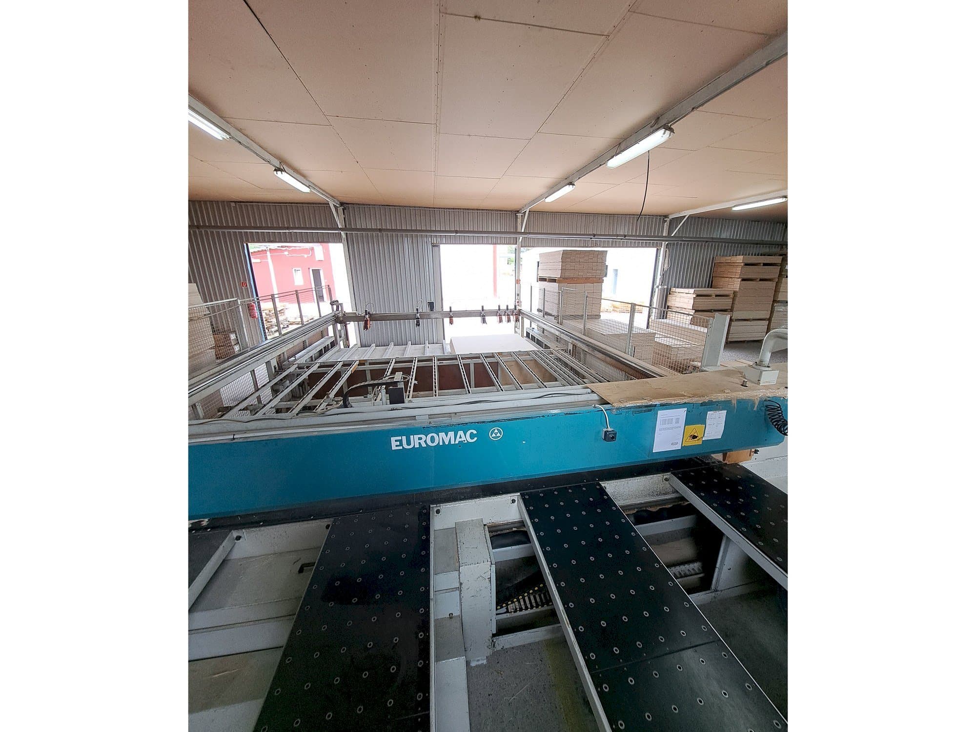 Vista frontal de la máquina Euromac LOGICA PINZE TAVOLA 4500