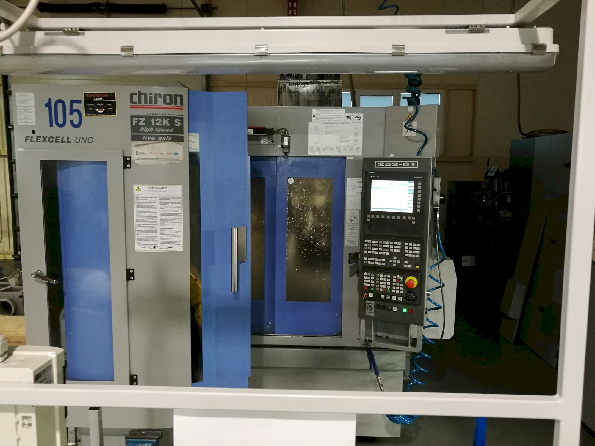 Vista frontal de la máquina CHIRON FZ 12 KS