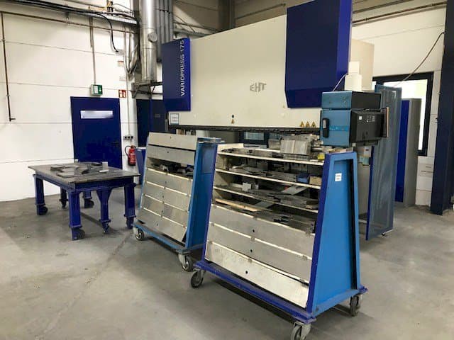 Vista frontal de la máquina EHT VARIOPRESS 175-4050