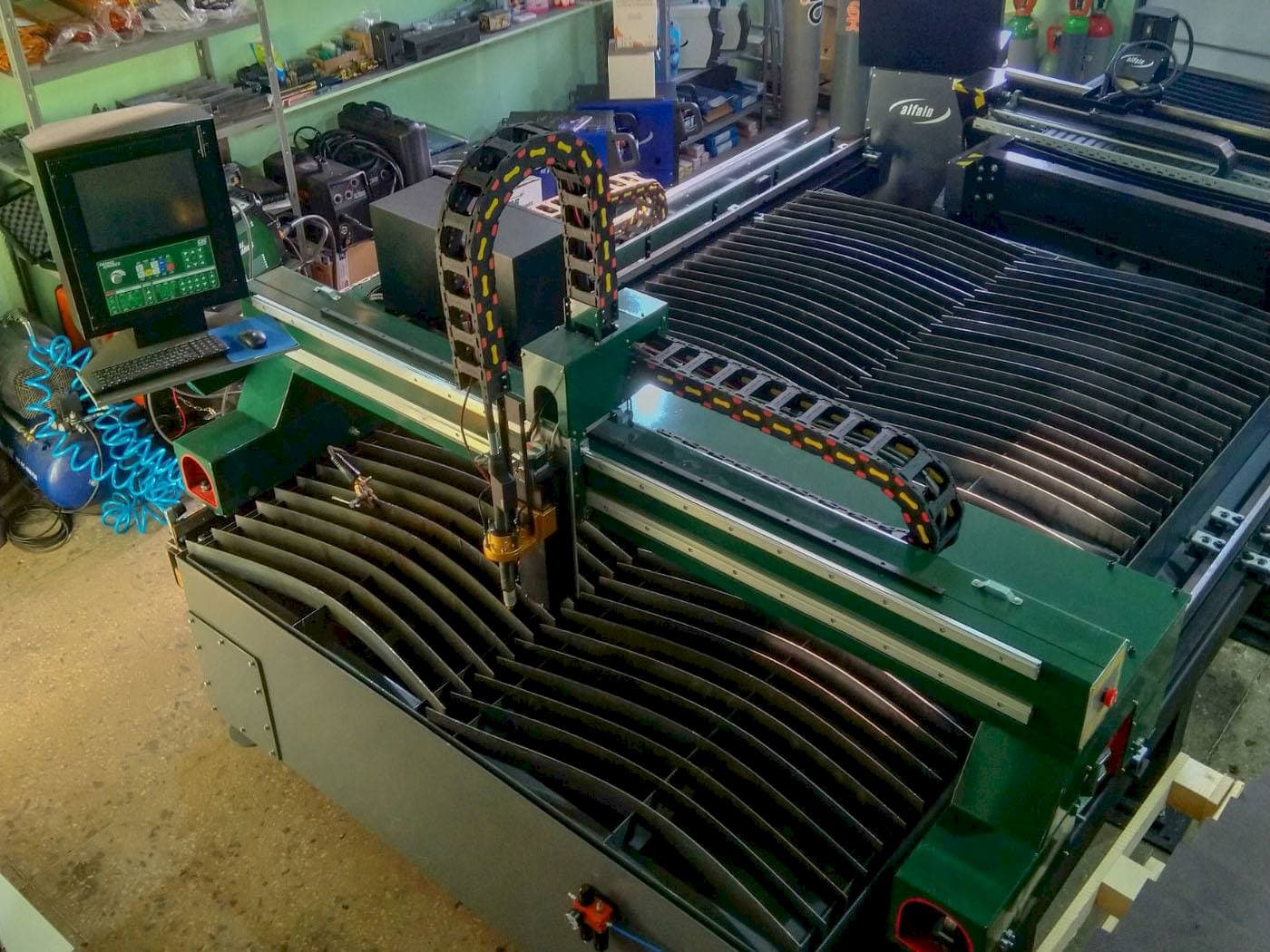 Vista frontal de la máquina Huawei HNC-2500W