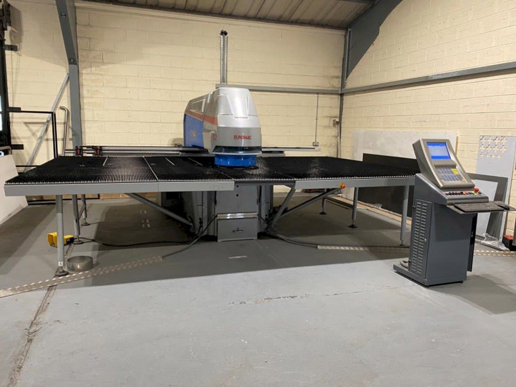 Vista frontal de la máquina Euromac 1500 STX Flex 12 Hybrid