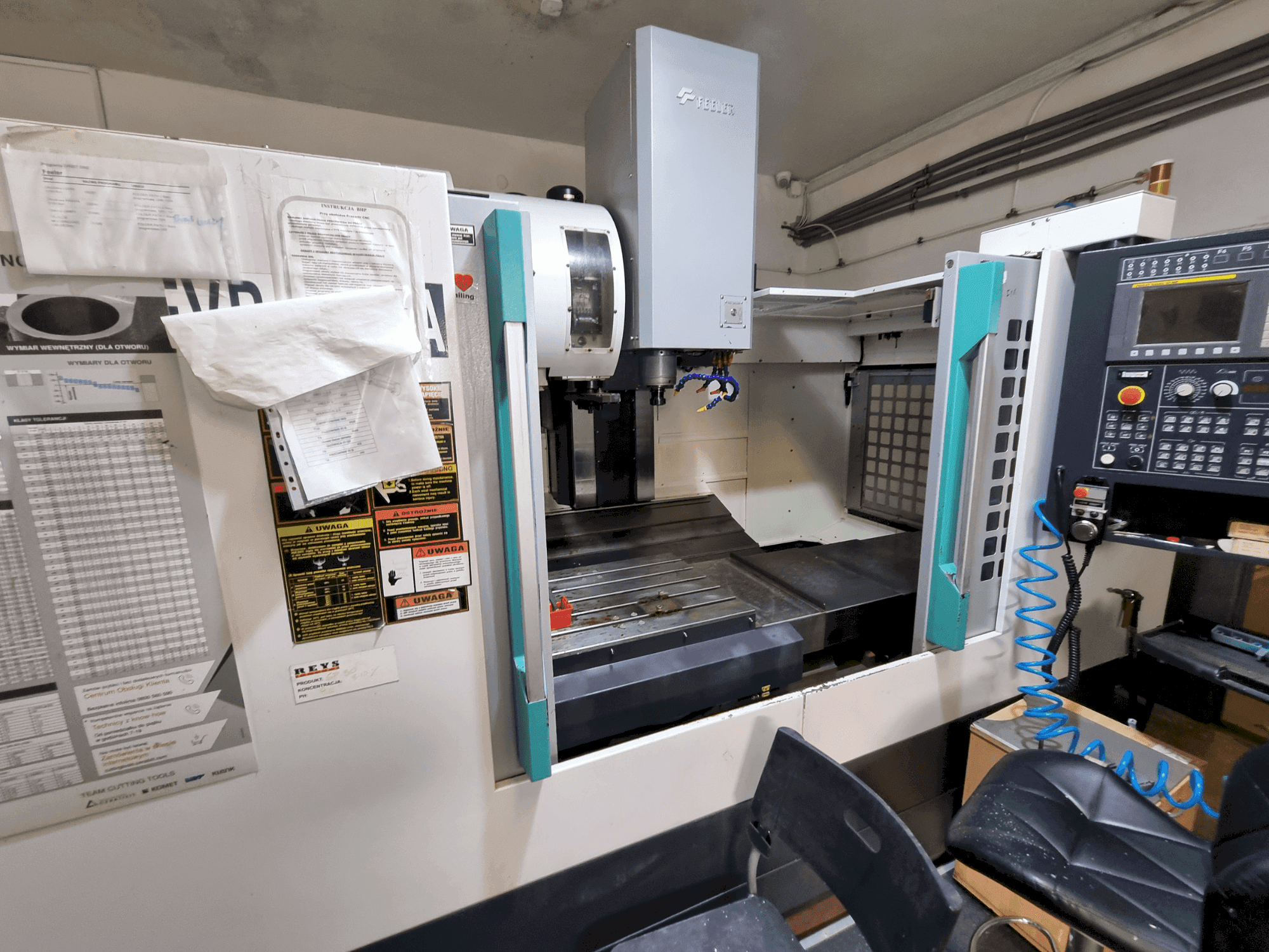 Vista frontal de la máquina Feeler FVP1300A