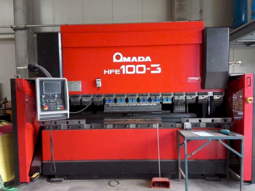 Vista frontal de la máquina AMADA HFE 100-3