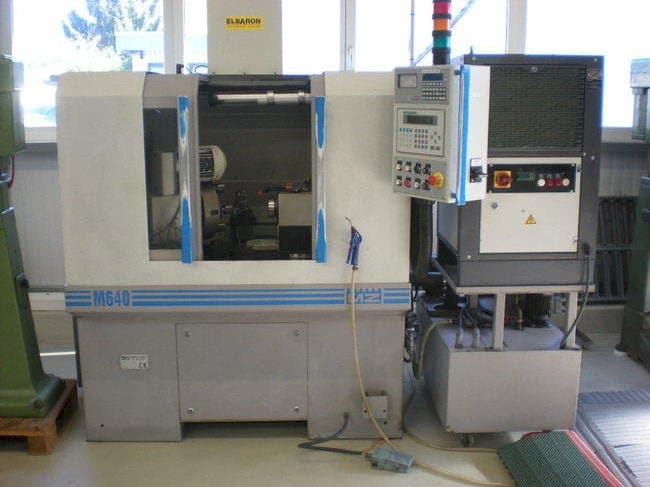 Vista frontal de la máquina Monnier & Zahner M640