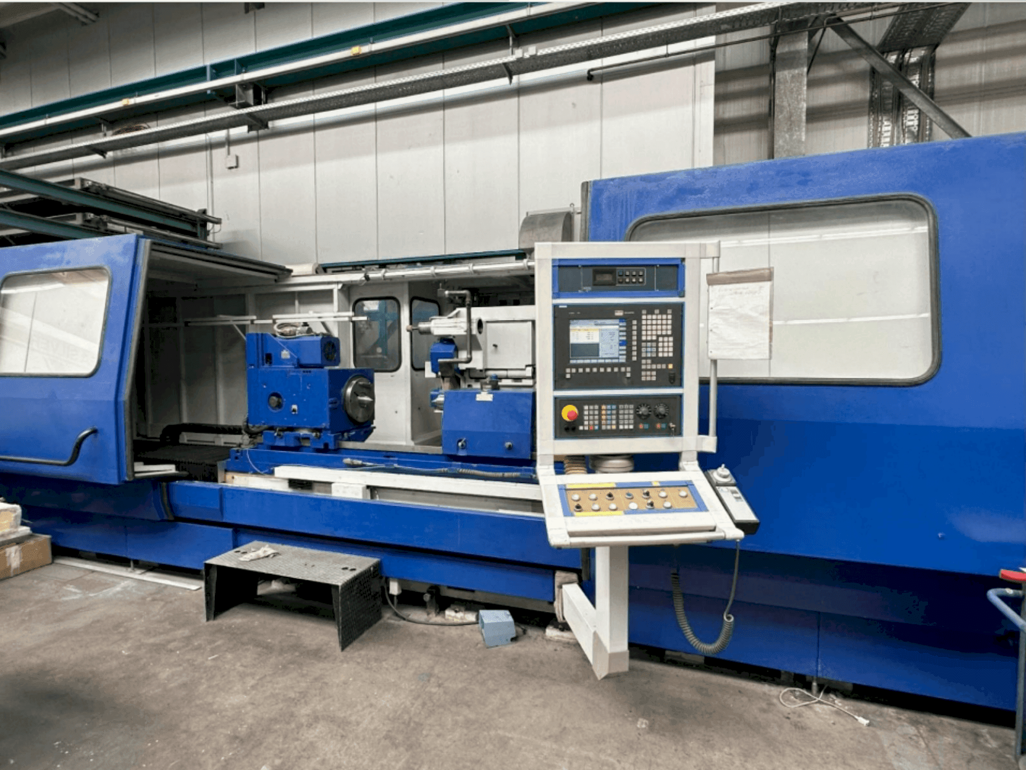 Vista frontal de la máquina Cetos BUC 63C CNC/2000
