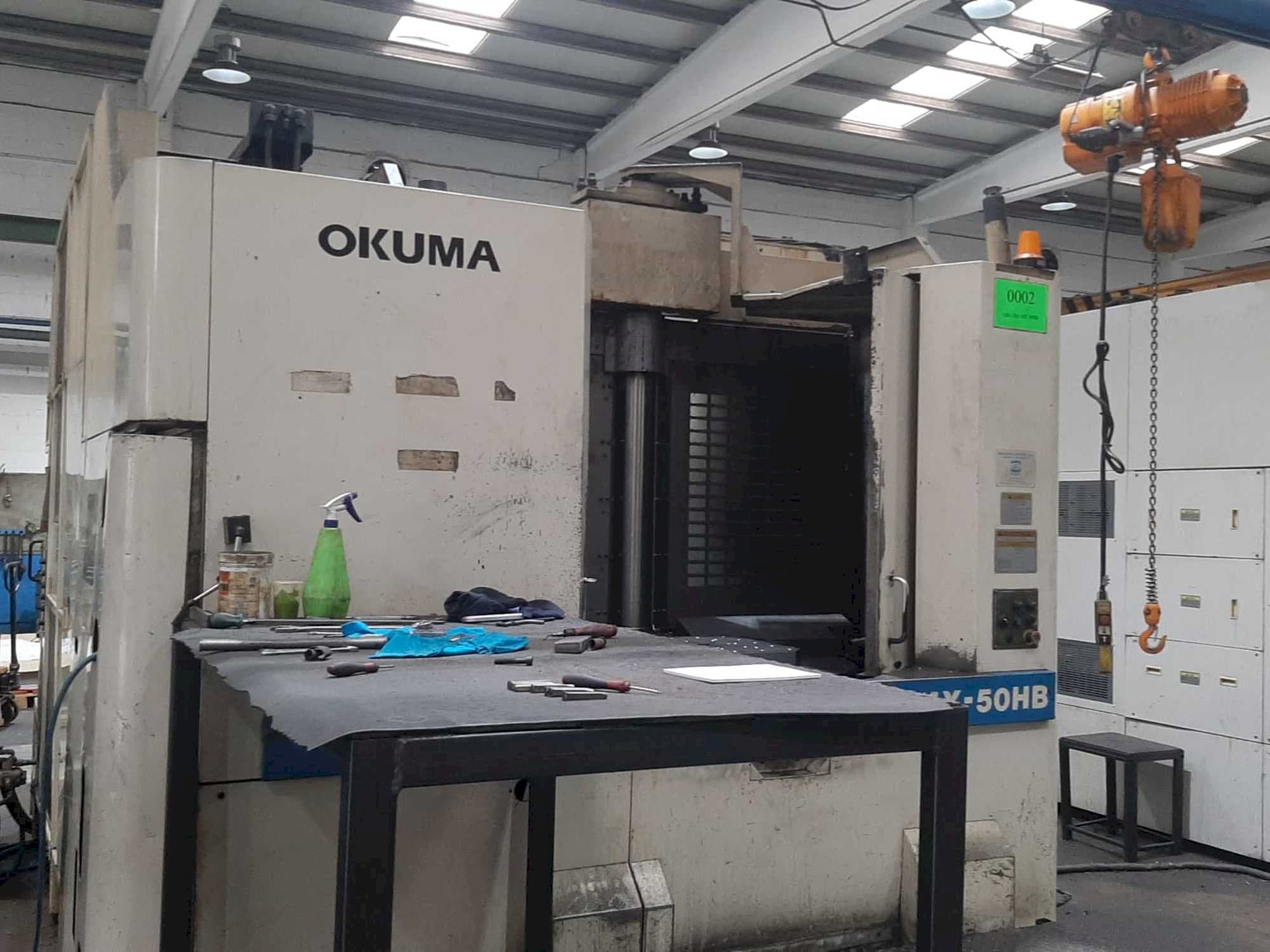 Vista frontal de la máquina Okuma MX-50HB