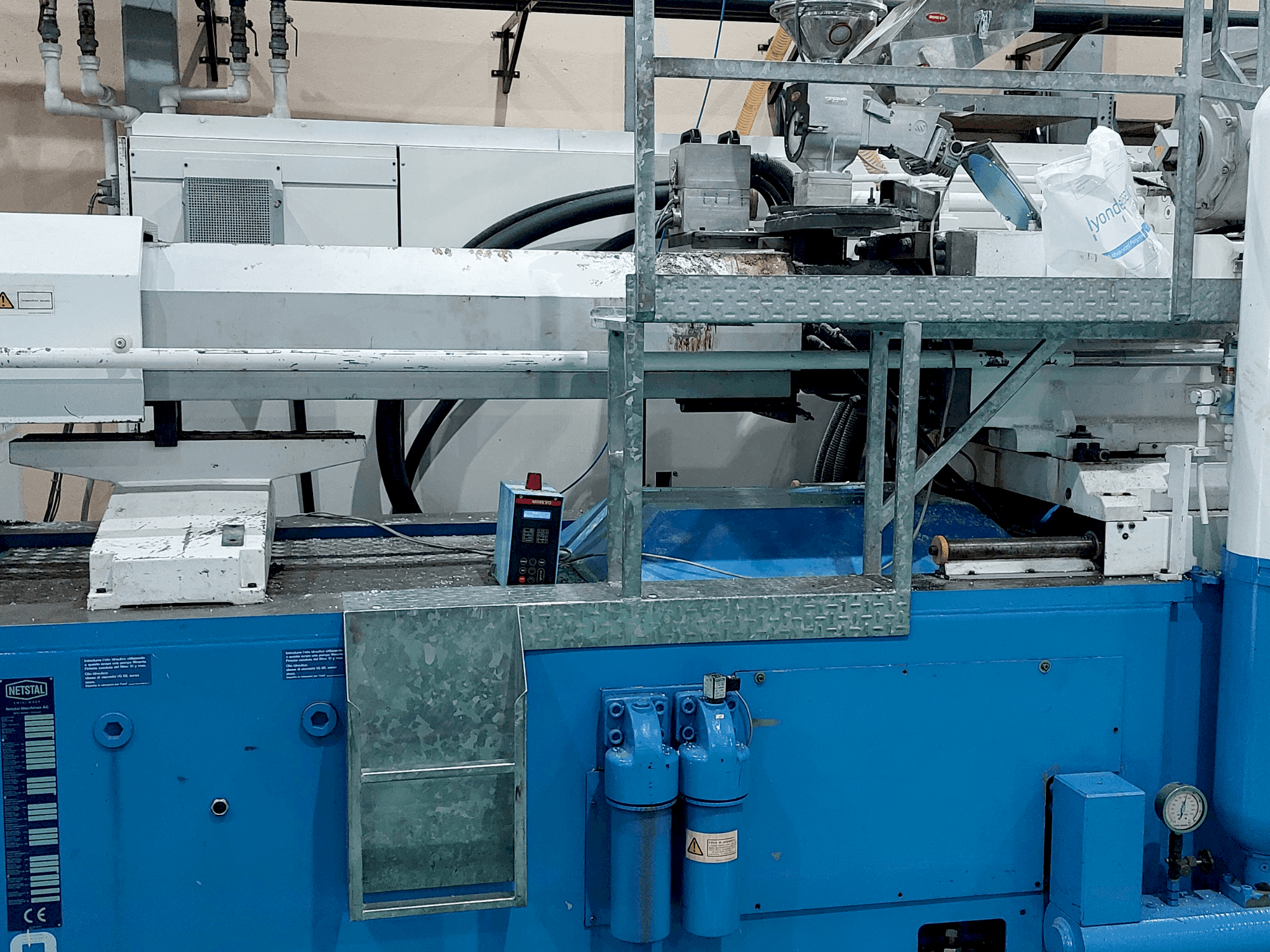 Vista frontal de la máquina Netstal S 6000-5500E