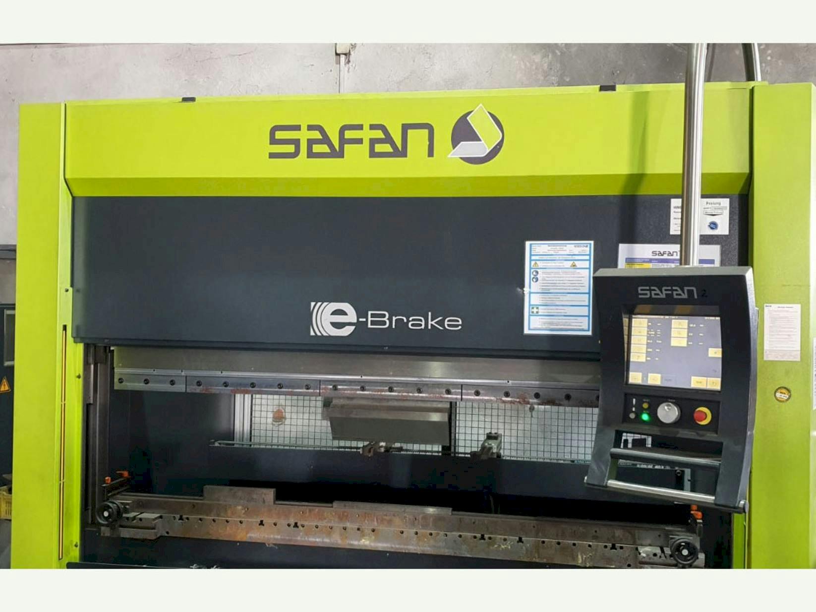 Vista frontal de la máquina Safan E-brake 50-2050 ts1