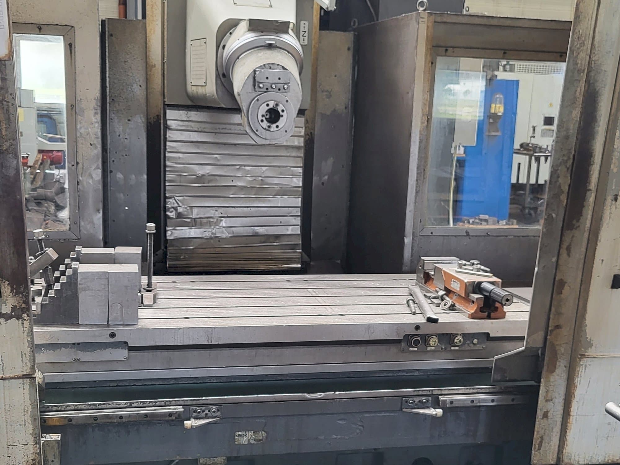 Vista frontal de la máquina ANAYAK PERFORMER 2000