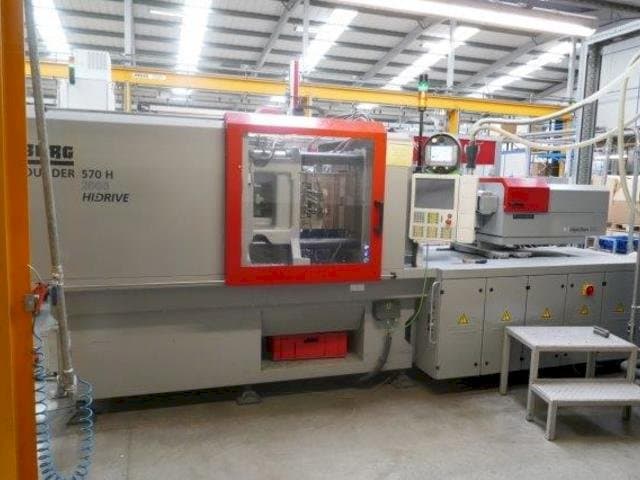 Vista frontal de la máquina Arburg Allrounder 570H 2000-800