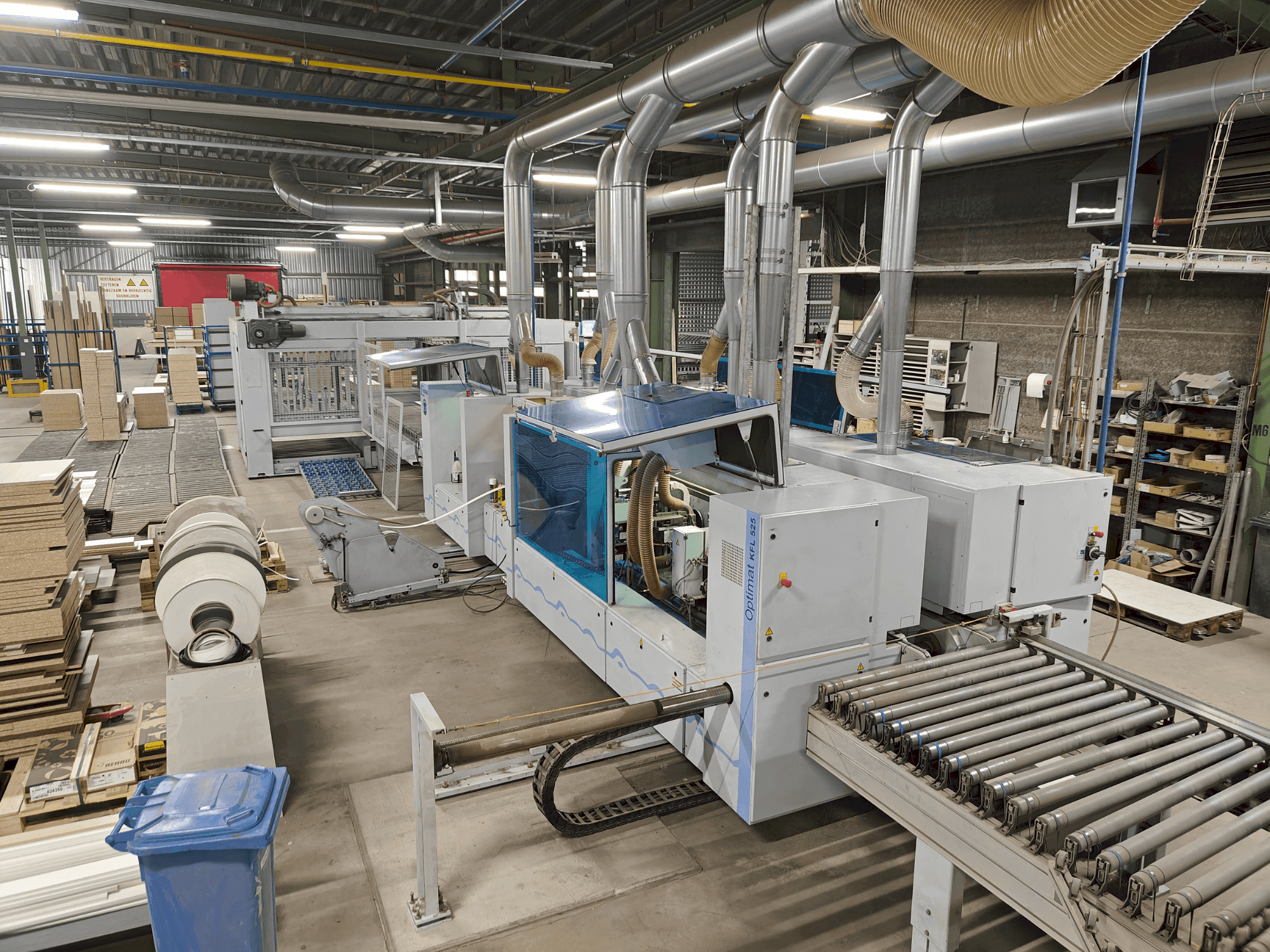 Vista frontal de la máquina HOMAG Edgebanding line
