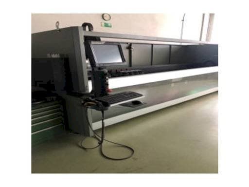 Vista frontal de la máquina Emmegi PHANTOMATIC T3 S