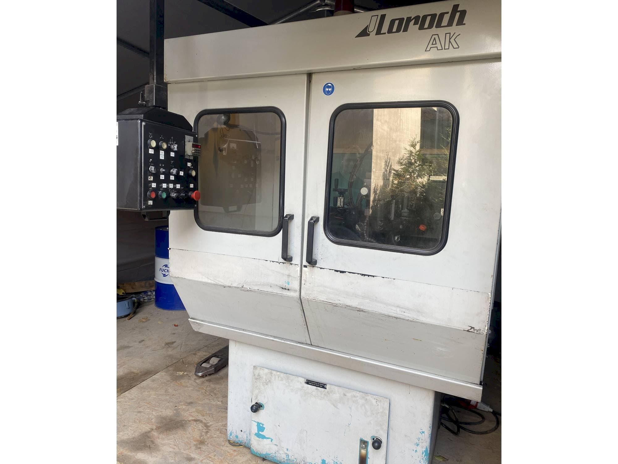 Vista frontal de la máquina Loroch AK