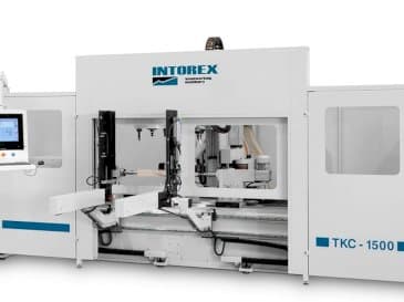 Vista frontal de la máquina INTOREX TKC-1500