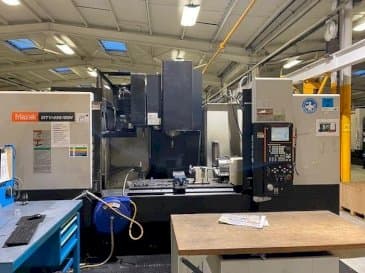 Vista frontal de la máquina Mazak MTV 655/60N